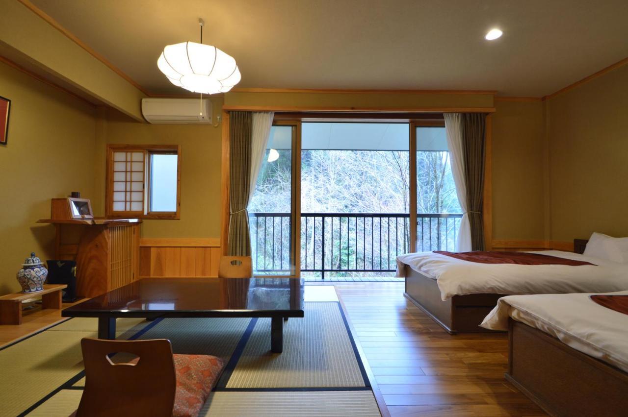 Отель Kurokawa Onsen Oku No Yu Минамиогуни Экстерьер фото