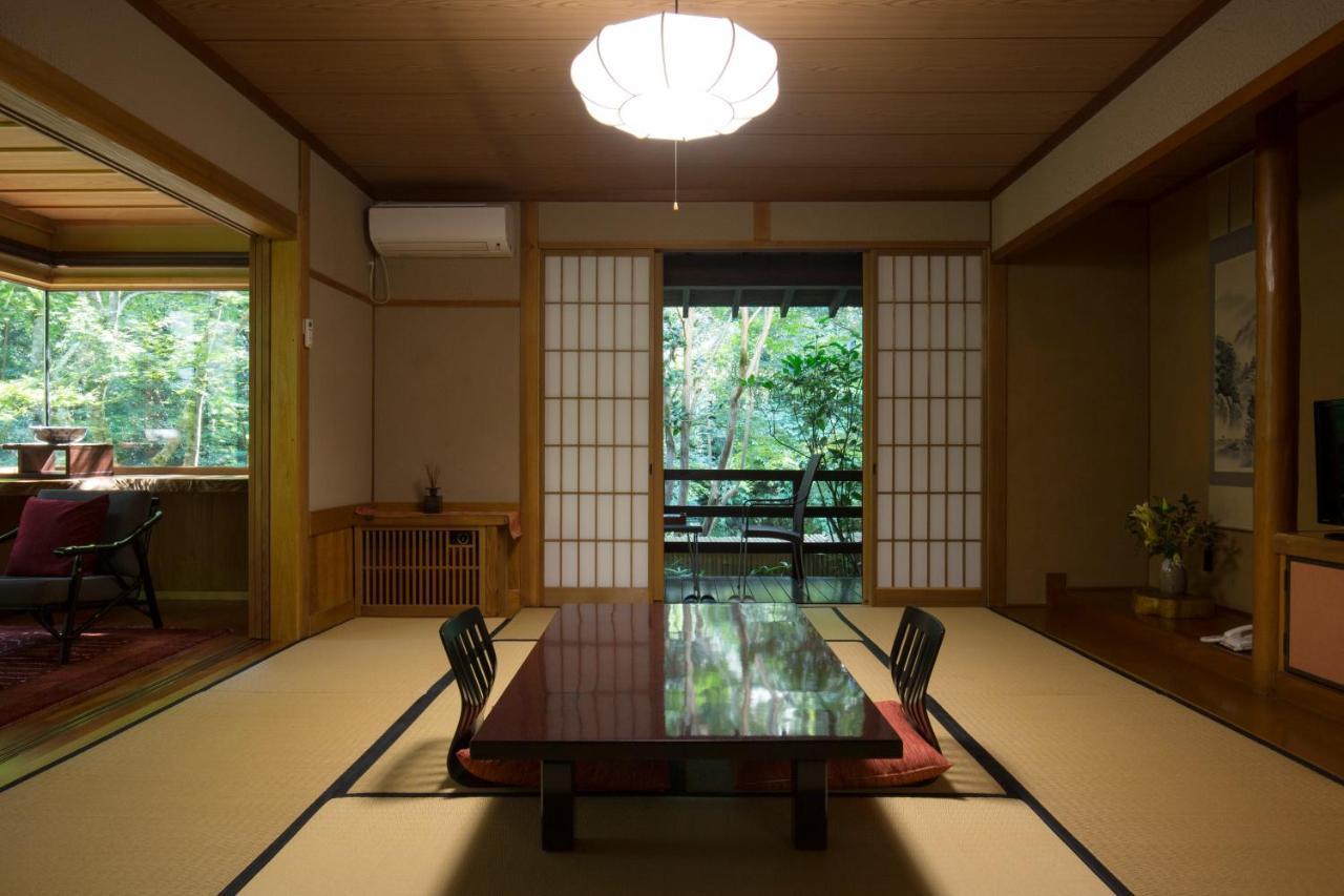 Отель Kurokawa Onsen Oku No Yu Минамиогуни Экстерьер фото