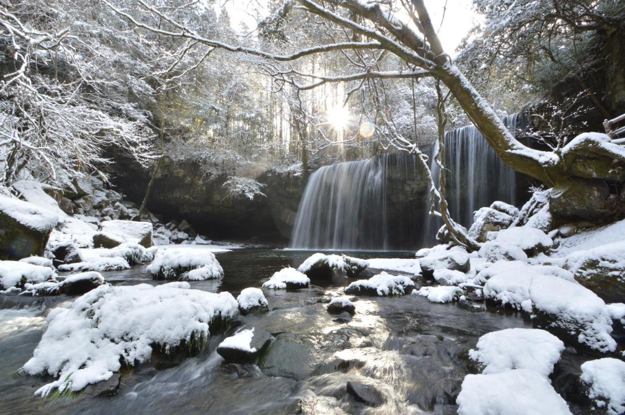 Отель Kurokawa Onsen Oku No Yu Минамиогуни Экстерьер фото