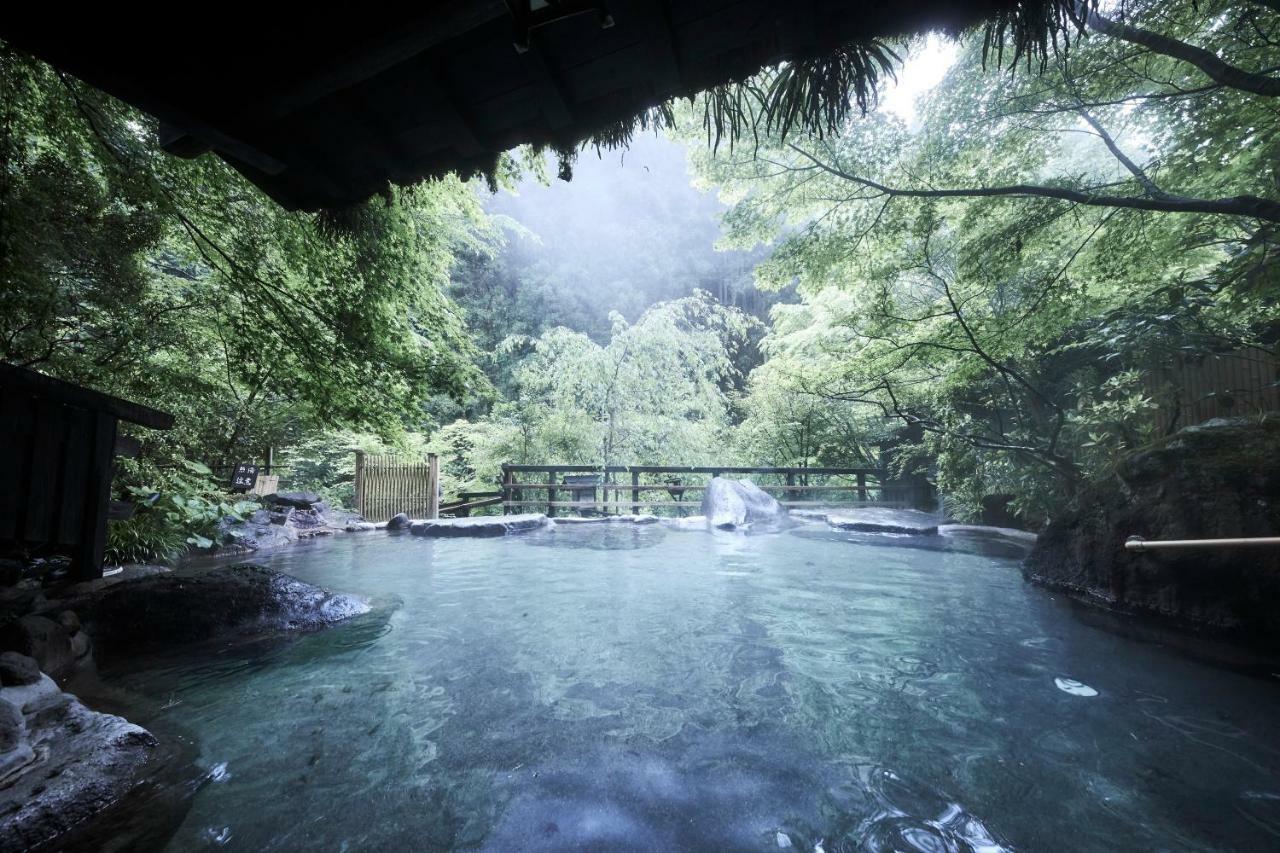 Отель Kurokawa Onsen Oku No Yu Минамиогуни Экстерьер фото