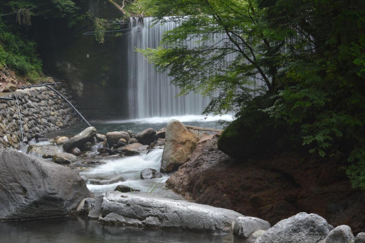Отель Kurokawa Onsen Oku No Yu Минамиогуни Экстерьер фото